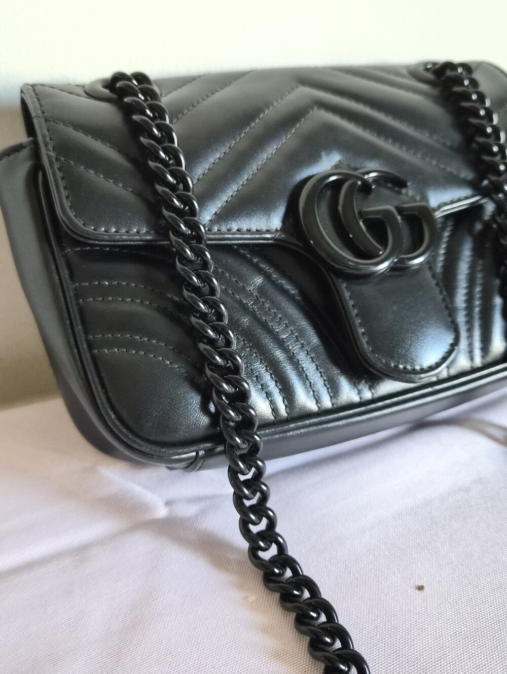 Gucci GG Marmont Small Black Matelassé Shoulder Bag - Picture 1 of 9